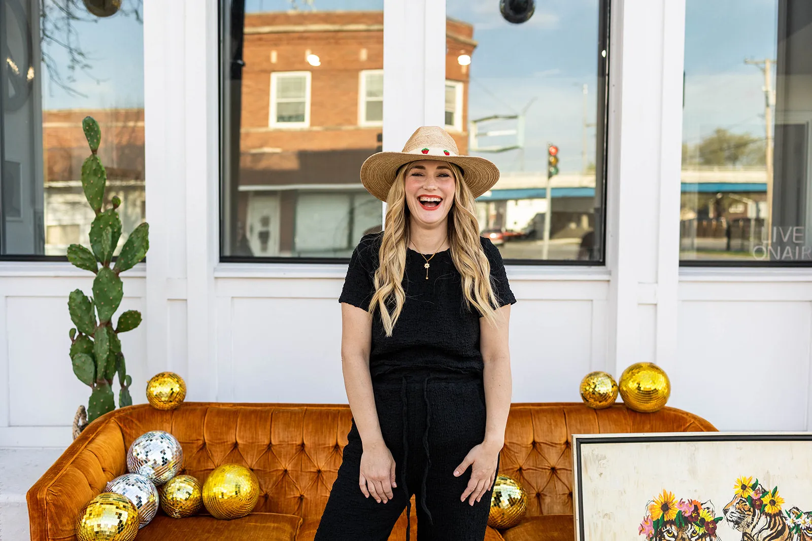 andra short sleeve top in black