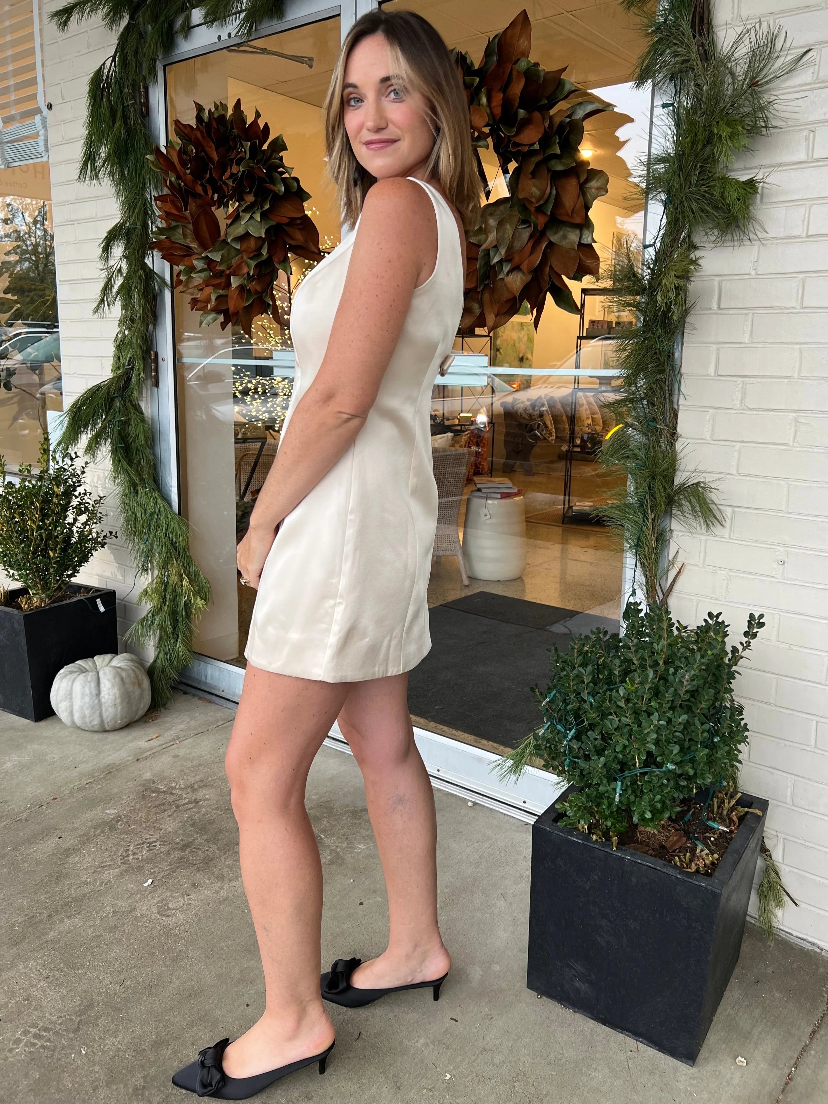 [ASTR The Label] Alisanne Sleeveless A-Line Mini Dress