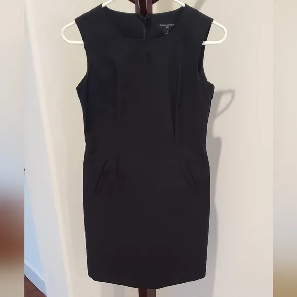 Banana Republic black a-line sleeveless dress, size 2P - NEW