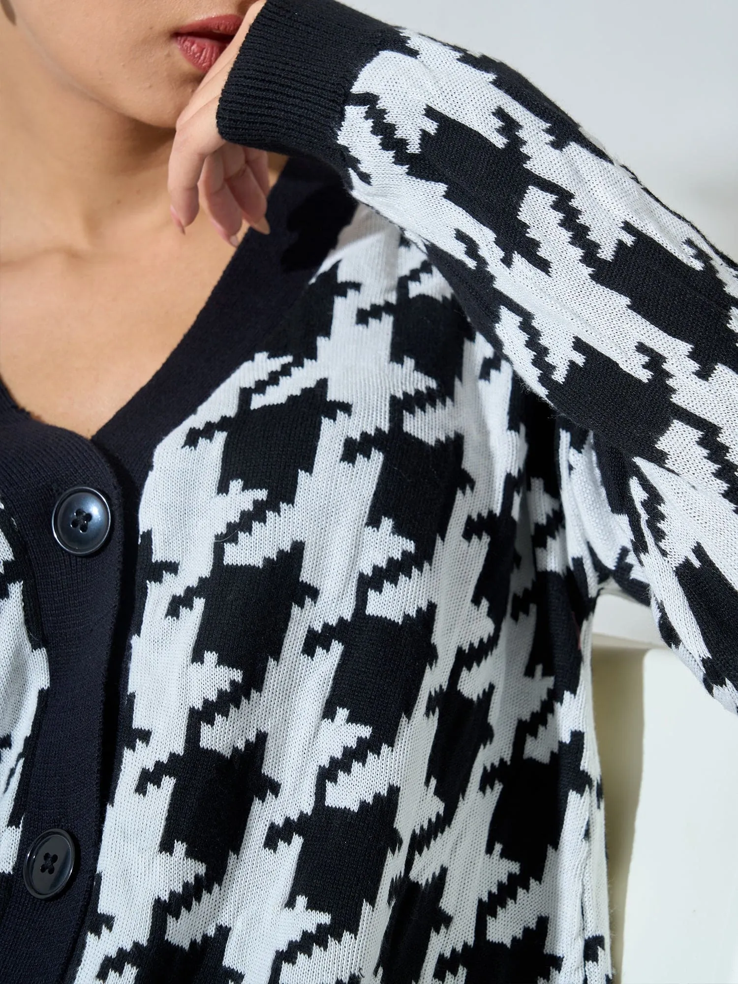 Bergen Houndstooth Knit Cardigan - Black &/White