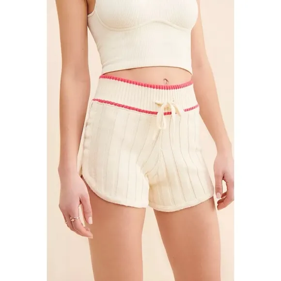 Faherty / NWT Game Set Sweater Short in Vintage Cream
