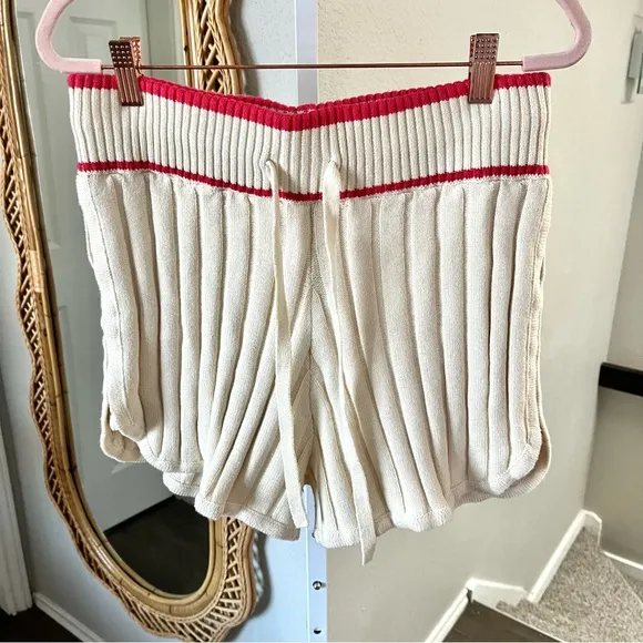 Faherty / NWT Game Set Sweater Short in Vintage Cream