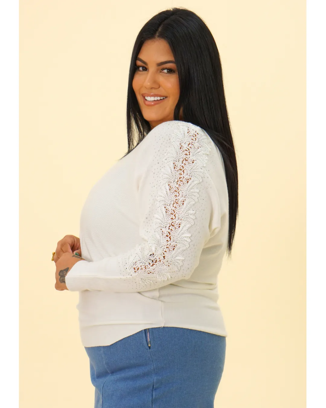 FLOWER LACE SLEEVE SWEATER