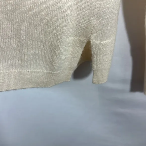 J. Crew Cream Cashmere Sweater Size Large