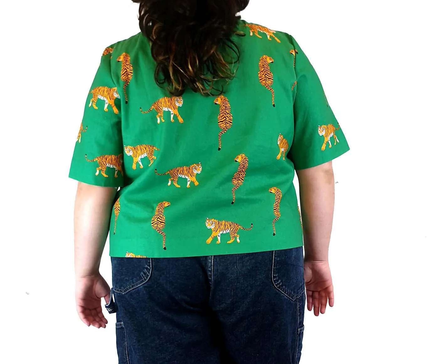Jericho Road detroit cropped green tiger print top size 20
