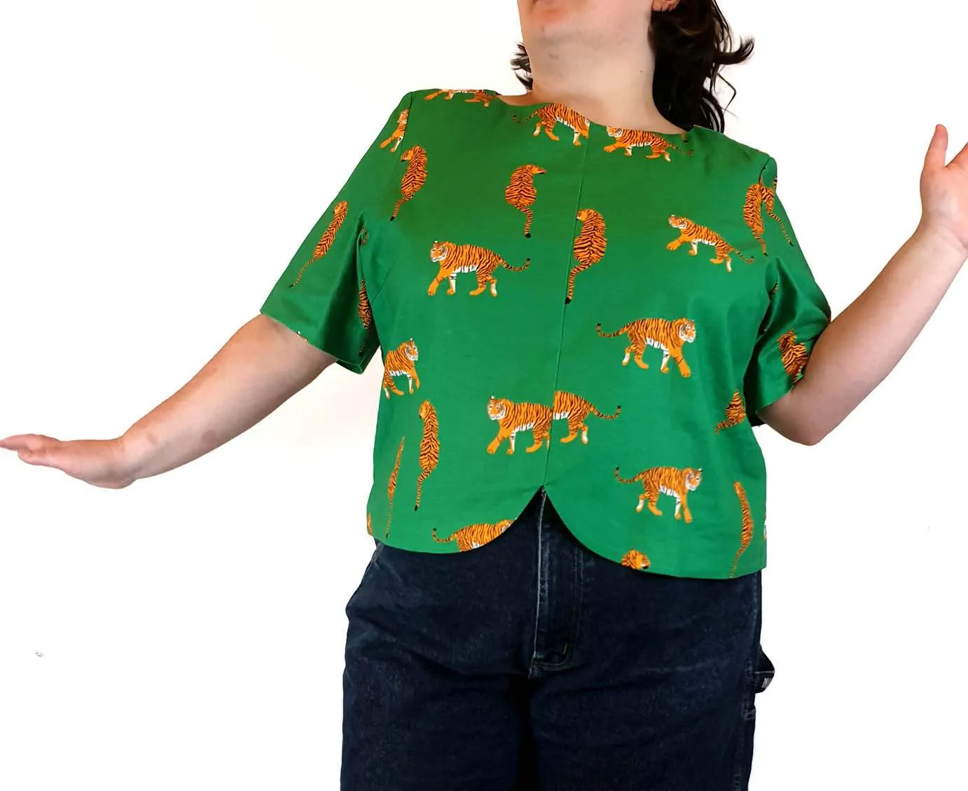 Jericho Road detroit cropped green tiger print top size 20