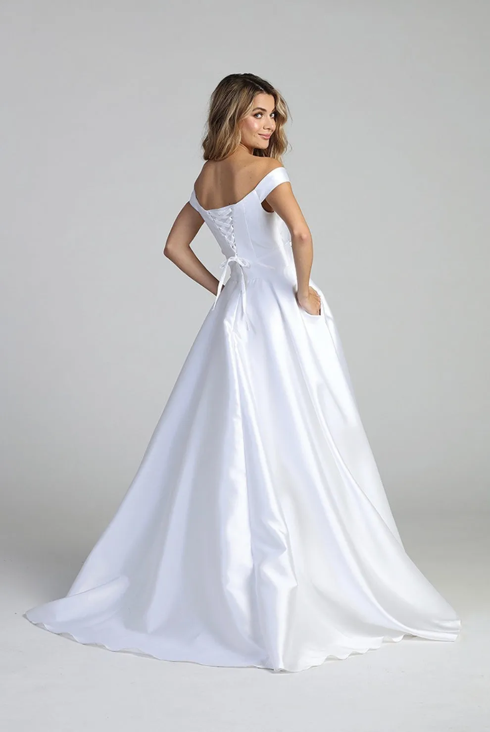 Let’s Evening Gowns 7699L