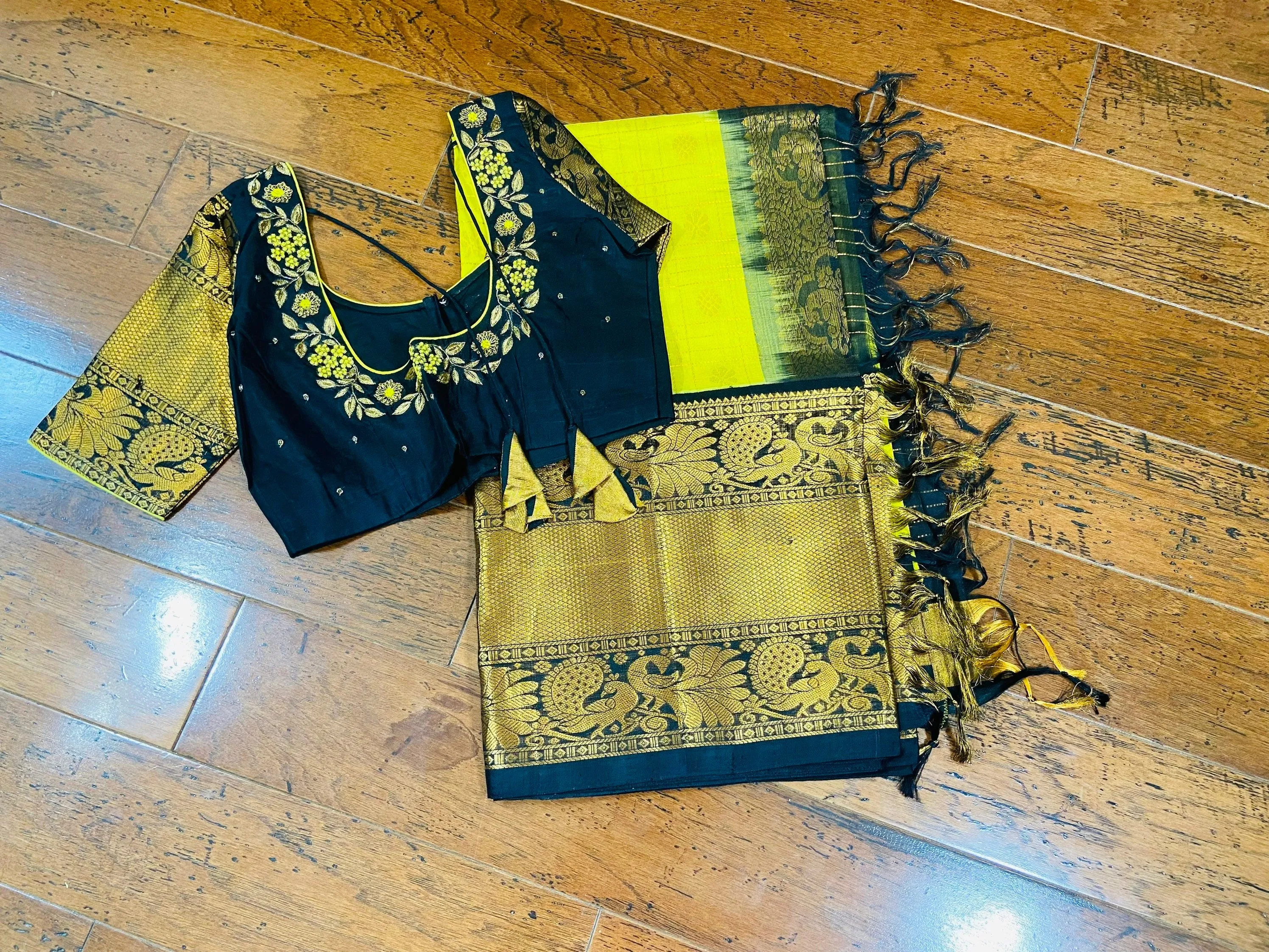 Lyte Weight Pattu Saree blouse -Pattu Blouse -Kuppadam Tissue Pattu Saree blouse -Saree Blouse -Yellow Saree Blouse -Black Blouse-Silk Saree