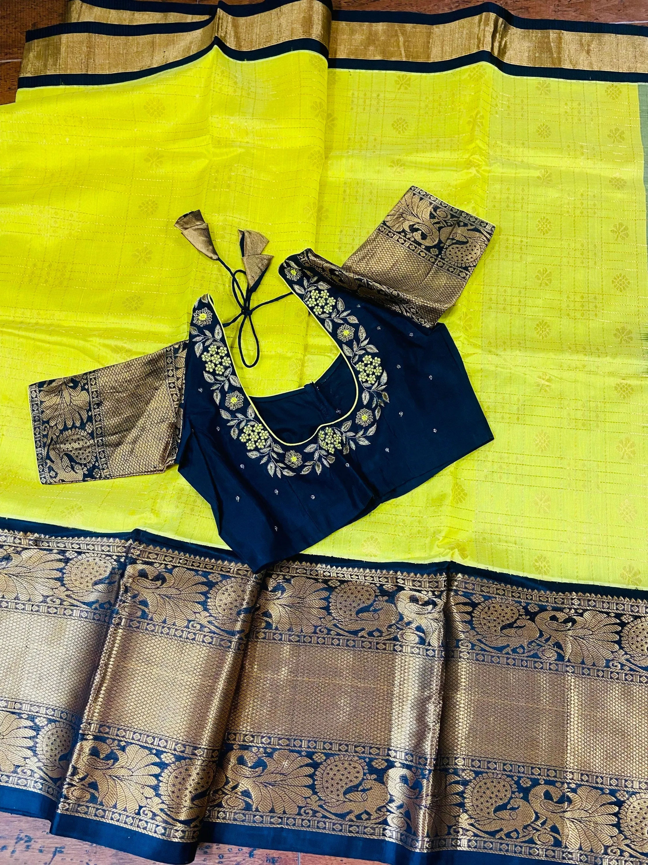 Lyte Weight Pattu Saree blouse -Pattu Blouse -Kuppadam Tissue Pattu Saree blouse -Saree Blouse -Yellow Saree Blouse -Black Blouse-Silk Saree