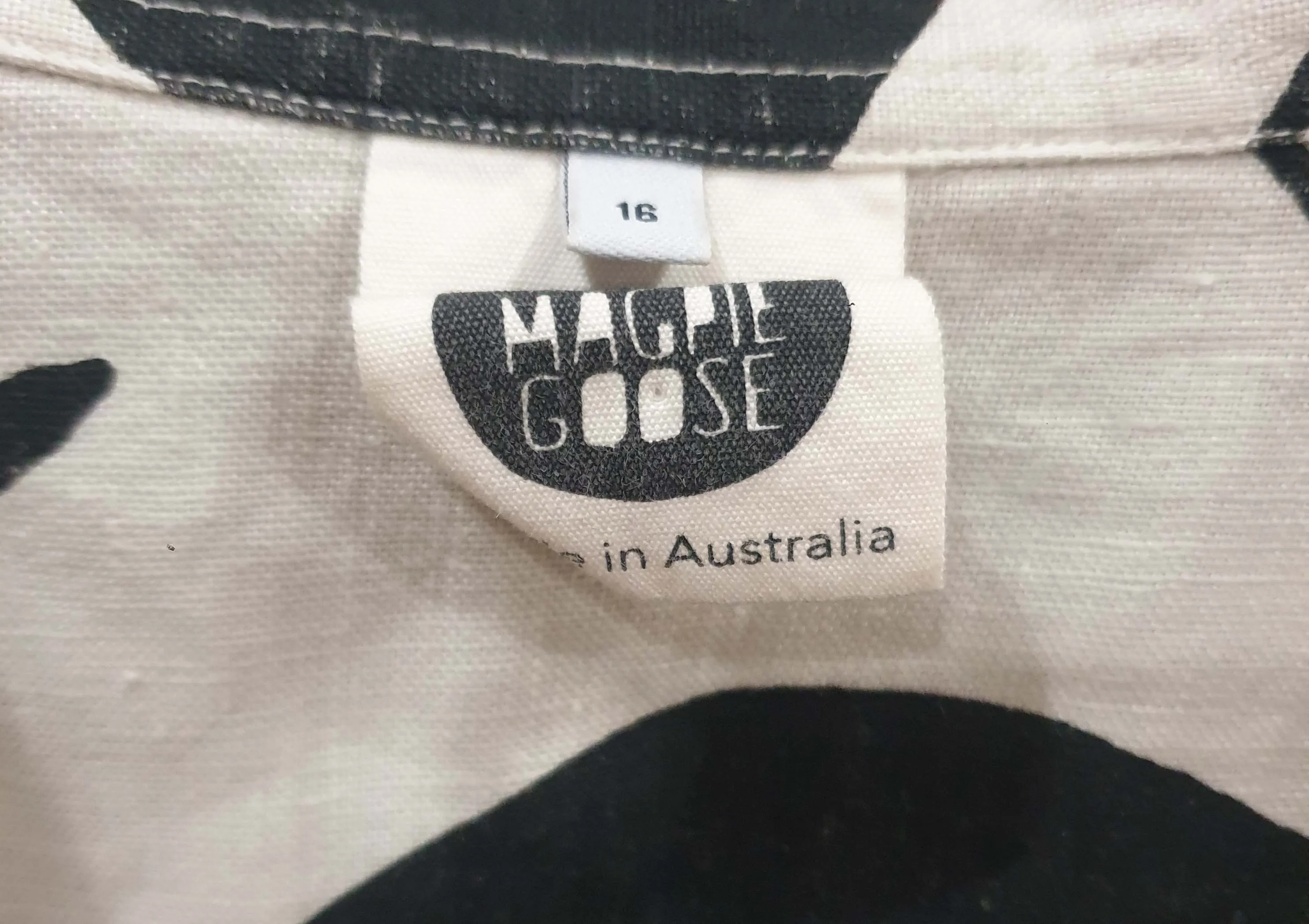 Magpie Goose linen stingray shirt size 16