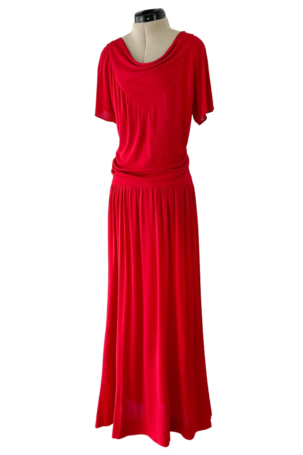 Minimalist Spring 1977 Christian Dior by Marc Bohan Haute Couture Red Silk Jersey Dress w Button Back