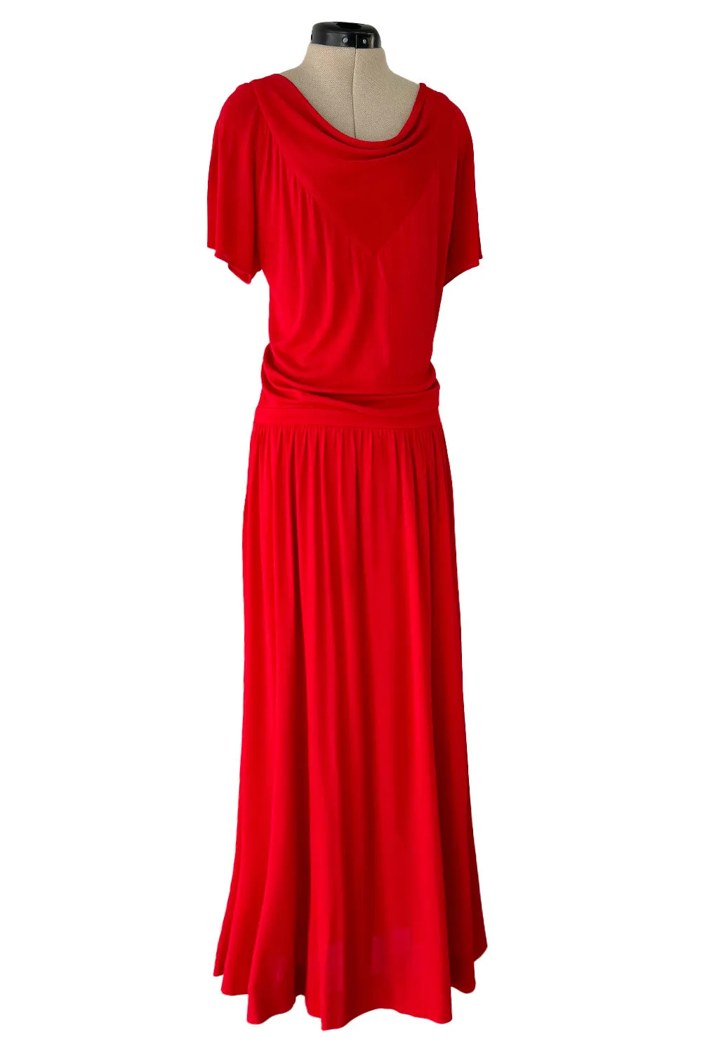 Minimalist Spring 1977 Christian Dior by Marc Bohan Haute Couture Red Silk Jersey Dress w Button Back