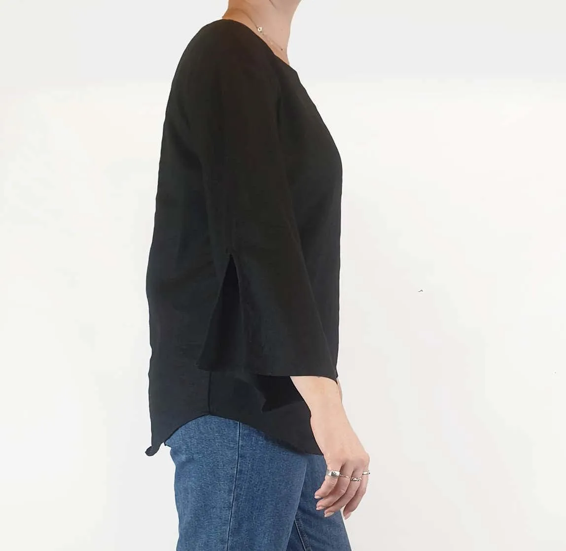 Naturals by O & J black 100% linen long sleeve top size 2