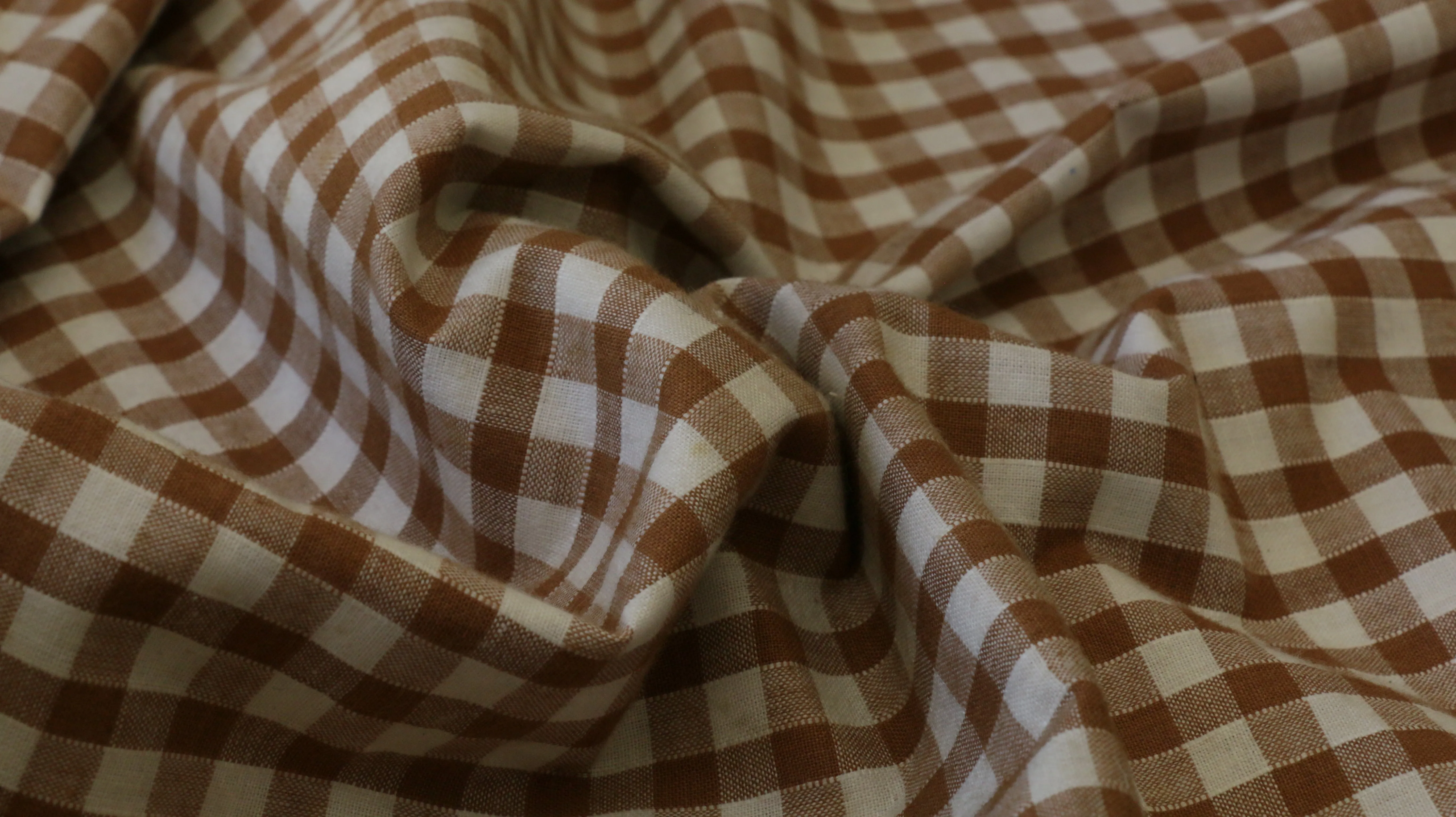 REMNANT 0.60m x 0.86m - 100% COTTON FABRIC - 1/4" Gingham Design