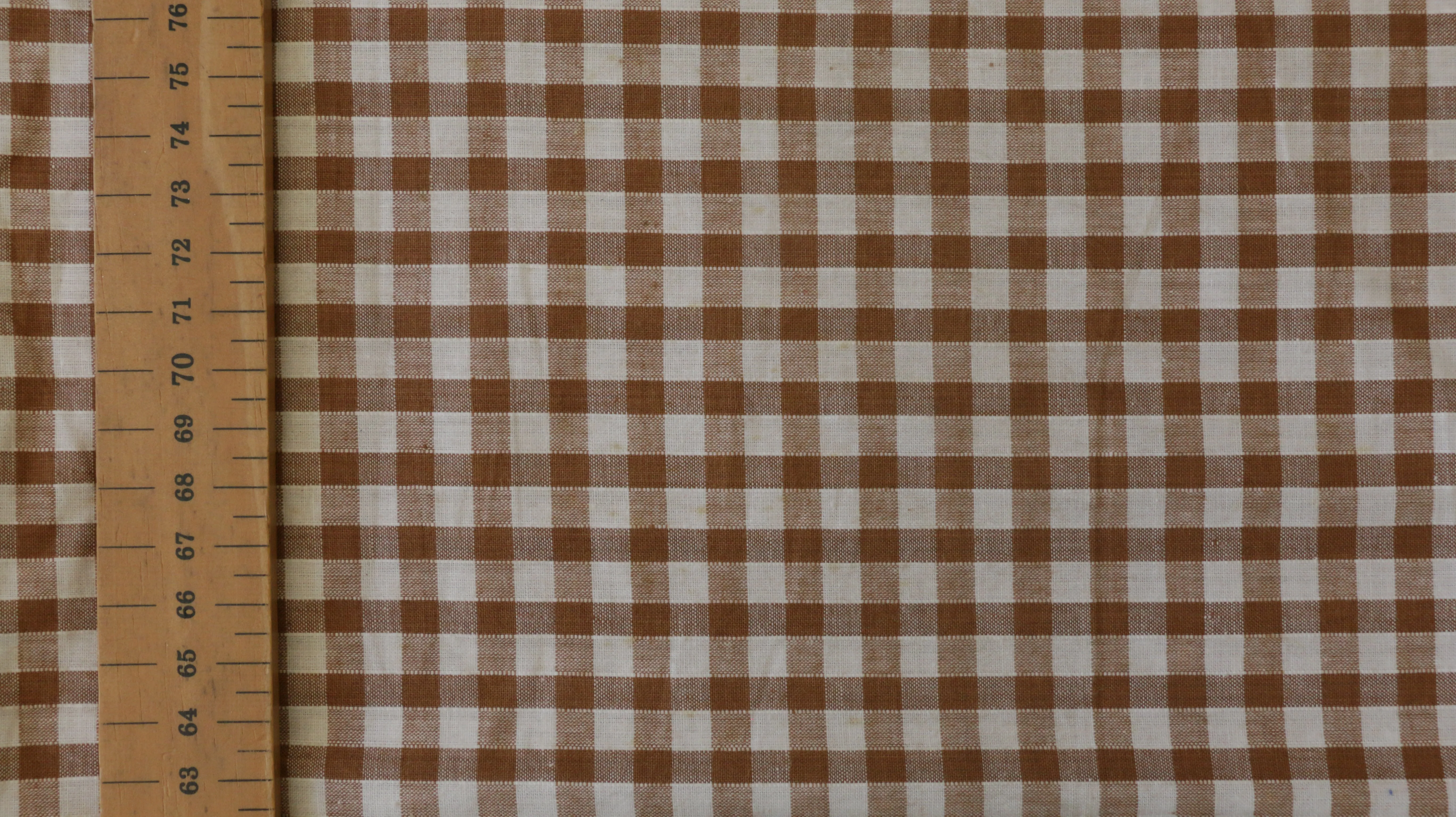 REMNANT 0.60m x 0.86m - 100% COTTON FABRIC - 1/4" Gingham Design