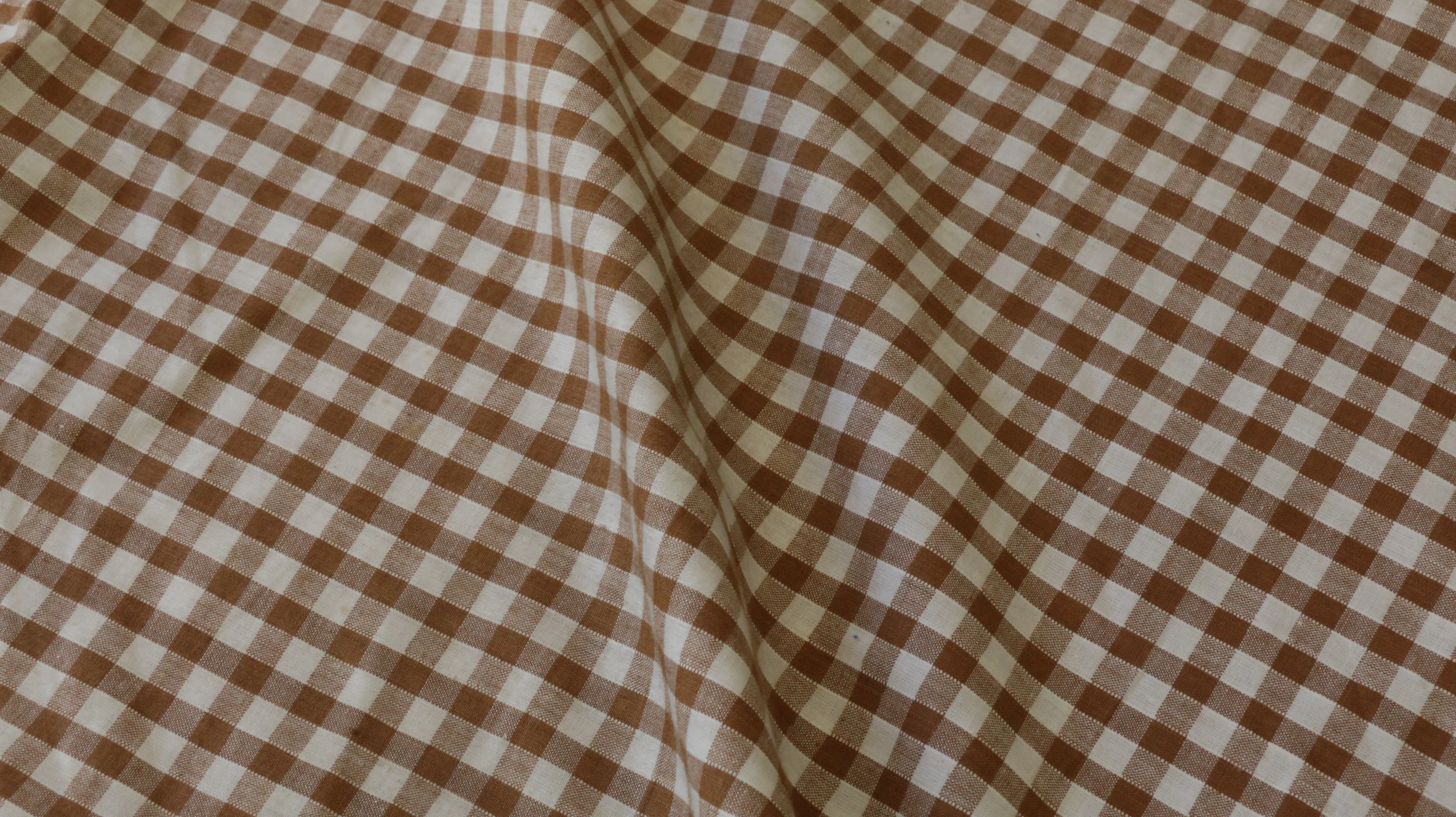 REMNANT 0.60m x 0.86m - 100% COTTON FABRIC - 1/4" Gingham Design