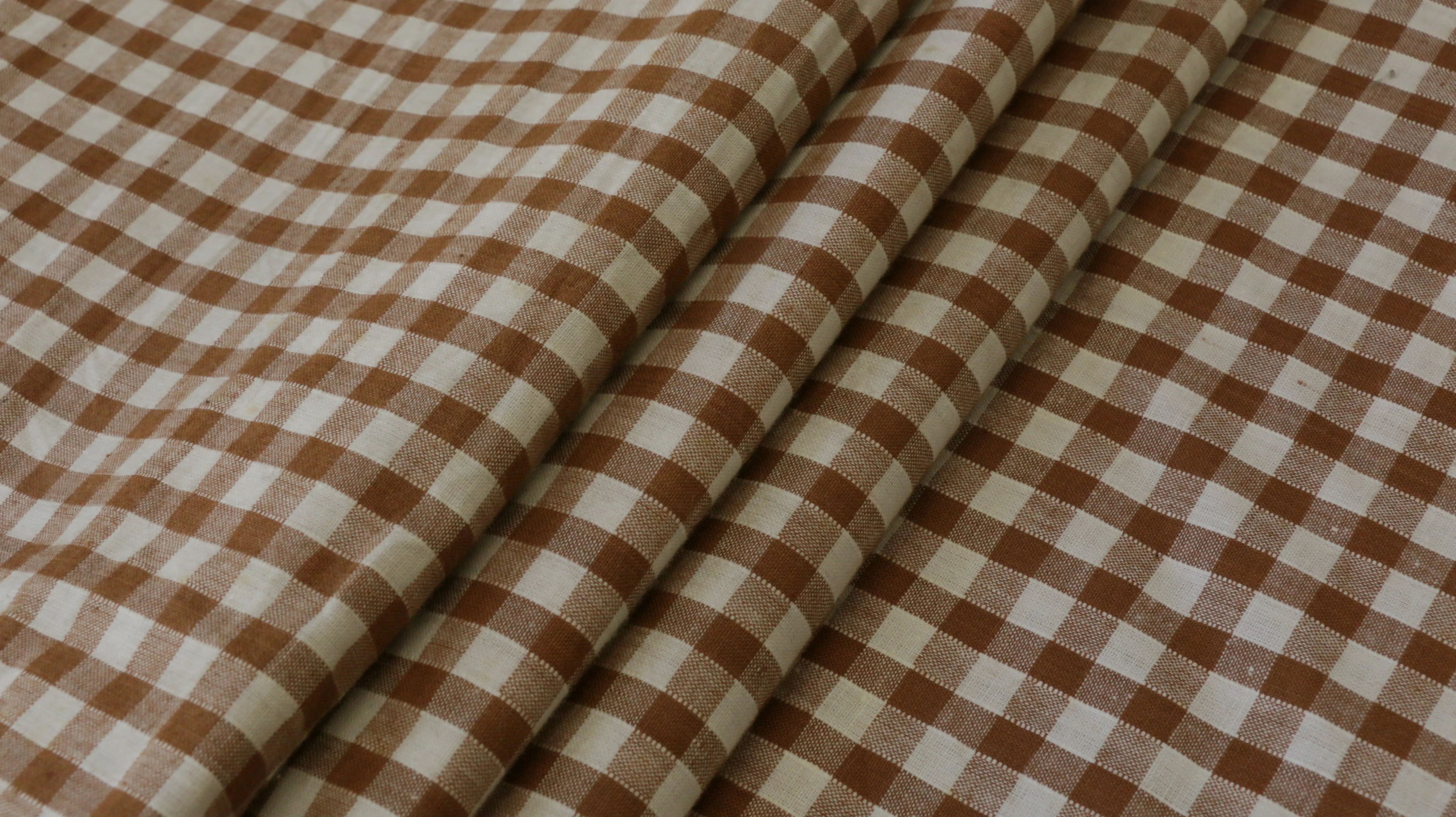 REMNANT 0.60m x 0.86m - 100% COTTON FABRIC - 1/4" Gingham Design