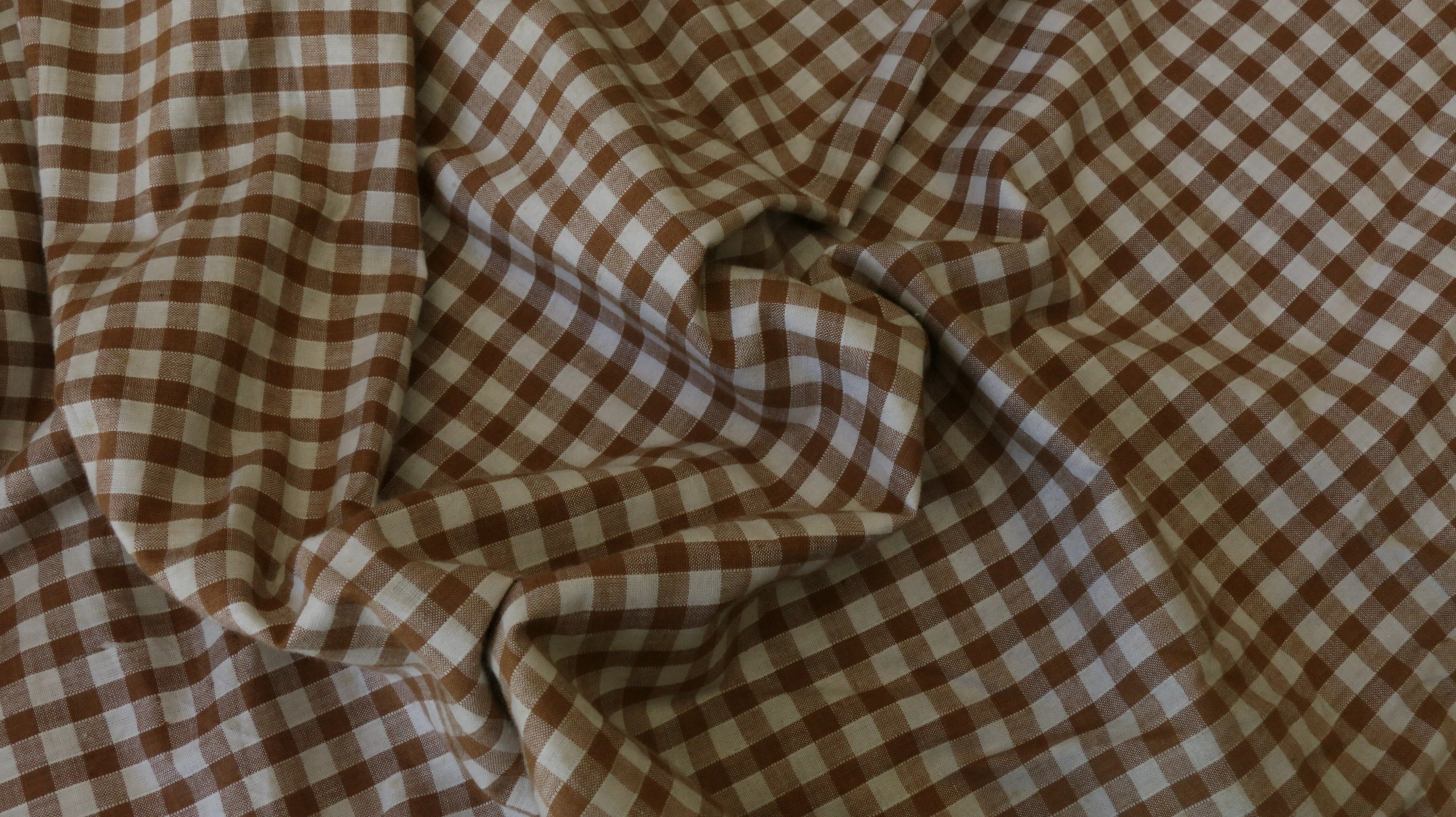 REMNANT 0.60m x 0.86m - 100% COTTON FABRIC - 1/4" Gingham Design