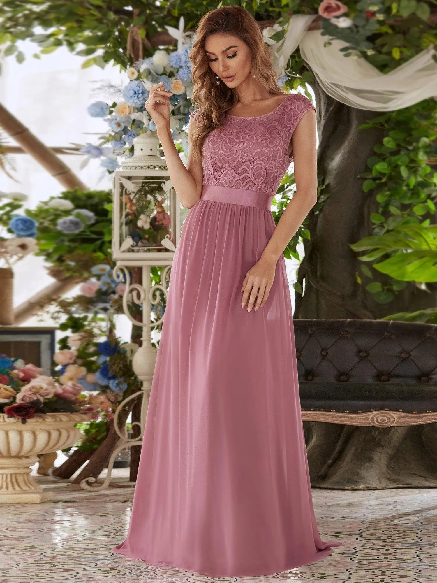 Robe mariage invitée longue en dentelle sans manches