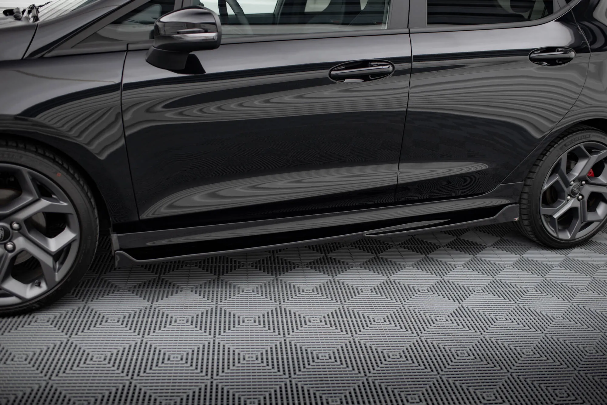 Side Skirts Diffusers V.4 Ford Fiesta Mk8 ST / ST-Line