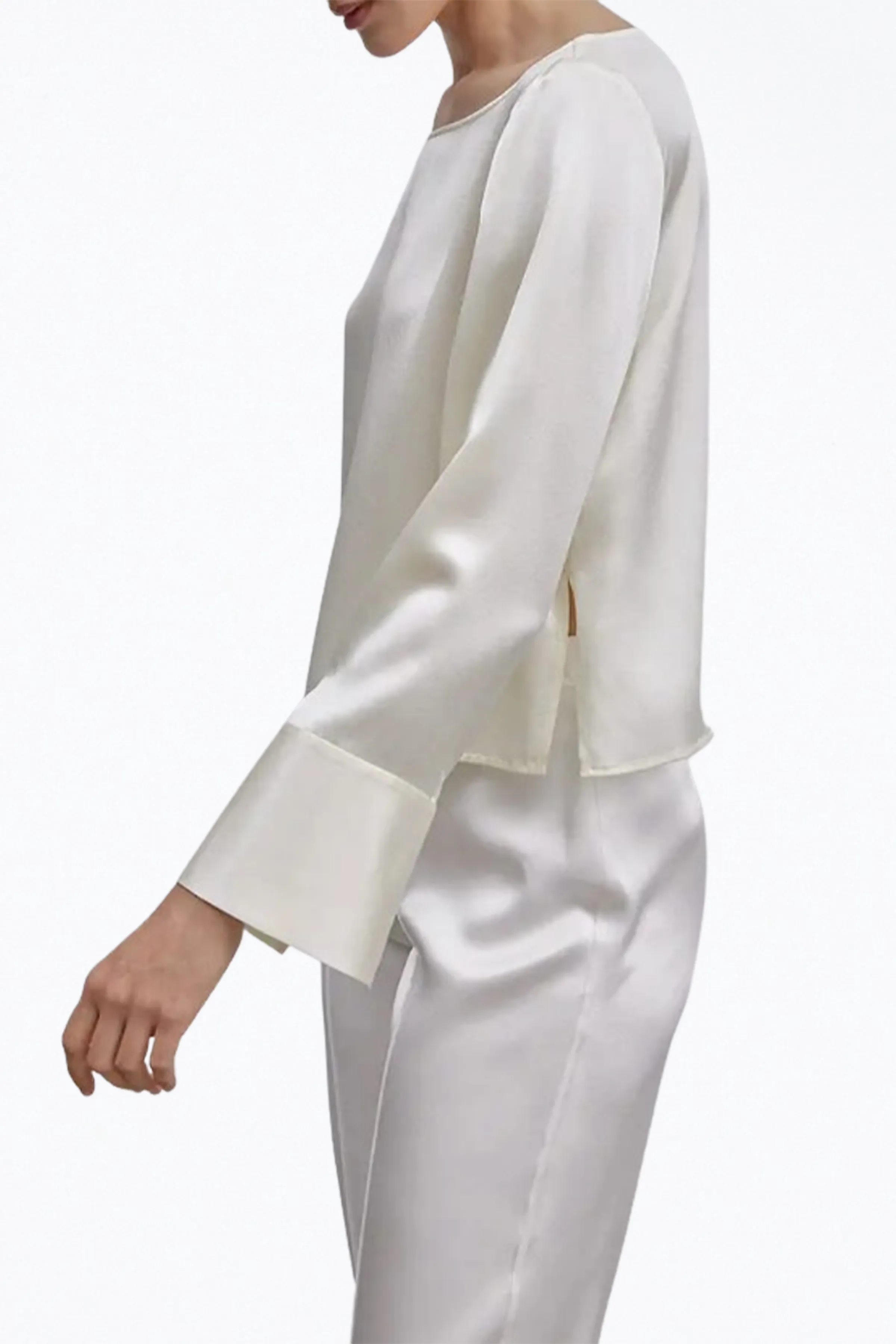 SLASHED CUFF SILK TOP